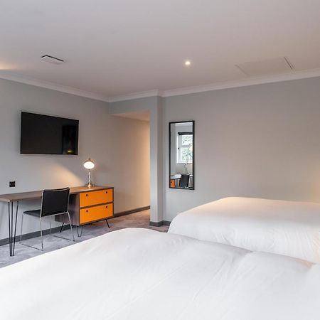 Village Hotel Chester St David'S 에위로 외부 사진