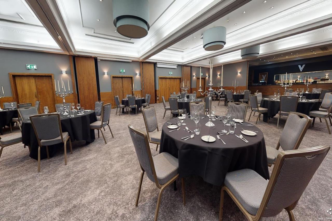 Village Hotel Chester St David'S 에위로 외부 사진
