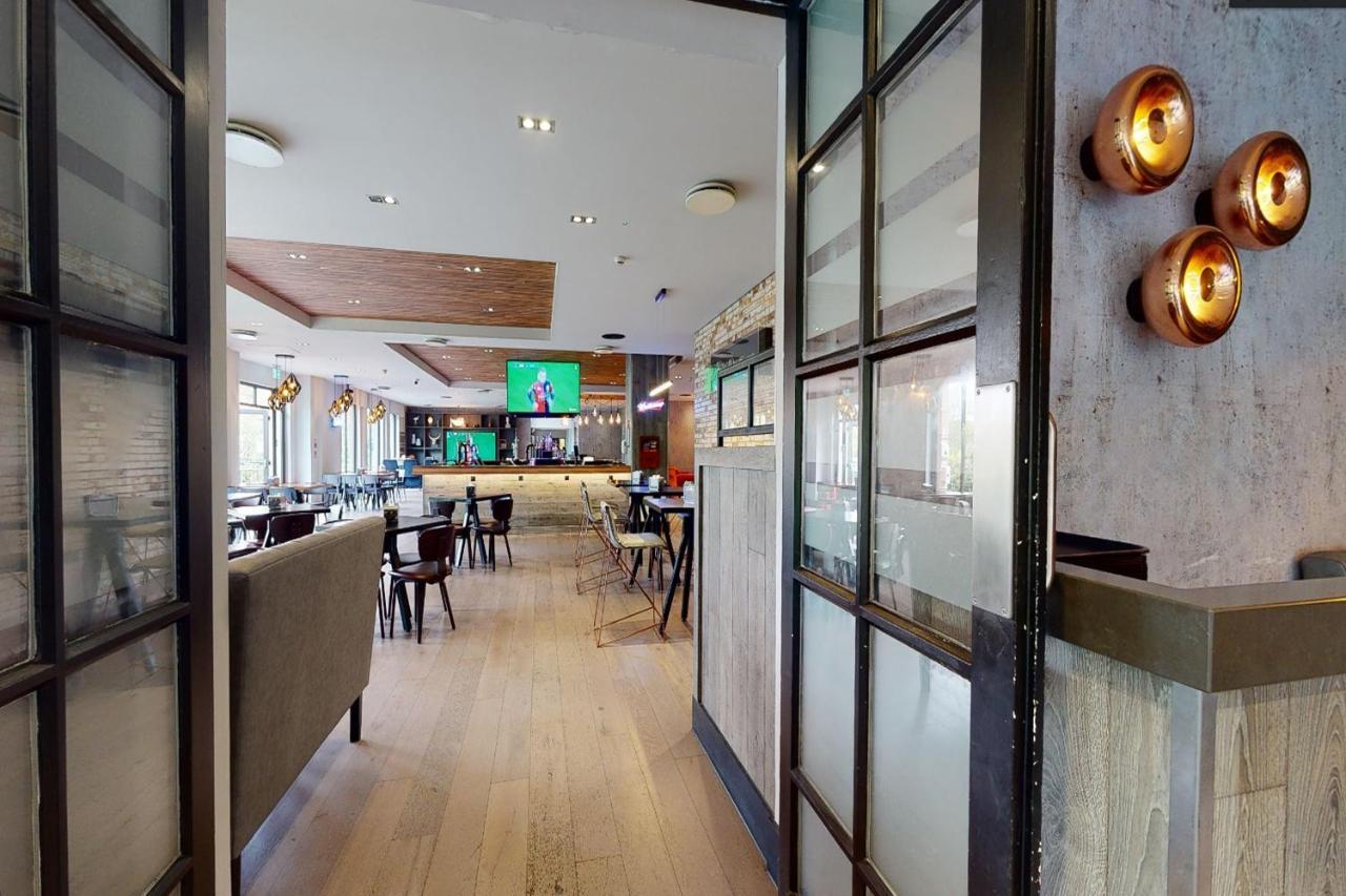 Village Hotel Chester St David'S 에위로 외부 사진