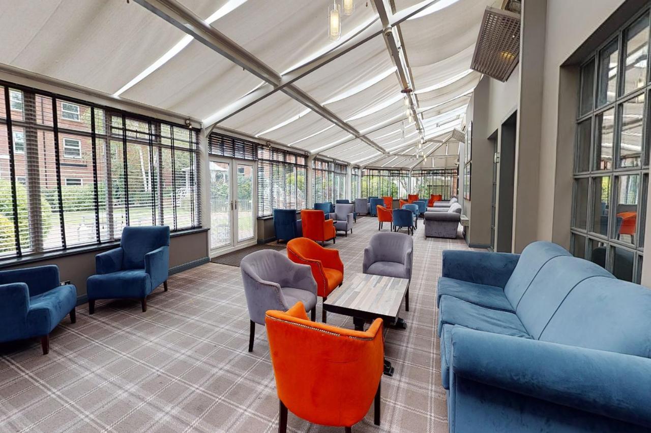 Village Hotel Chester St David'S 에위로 외부 사진