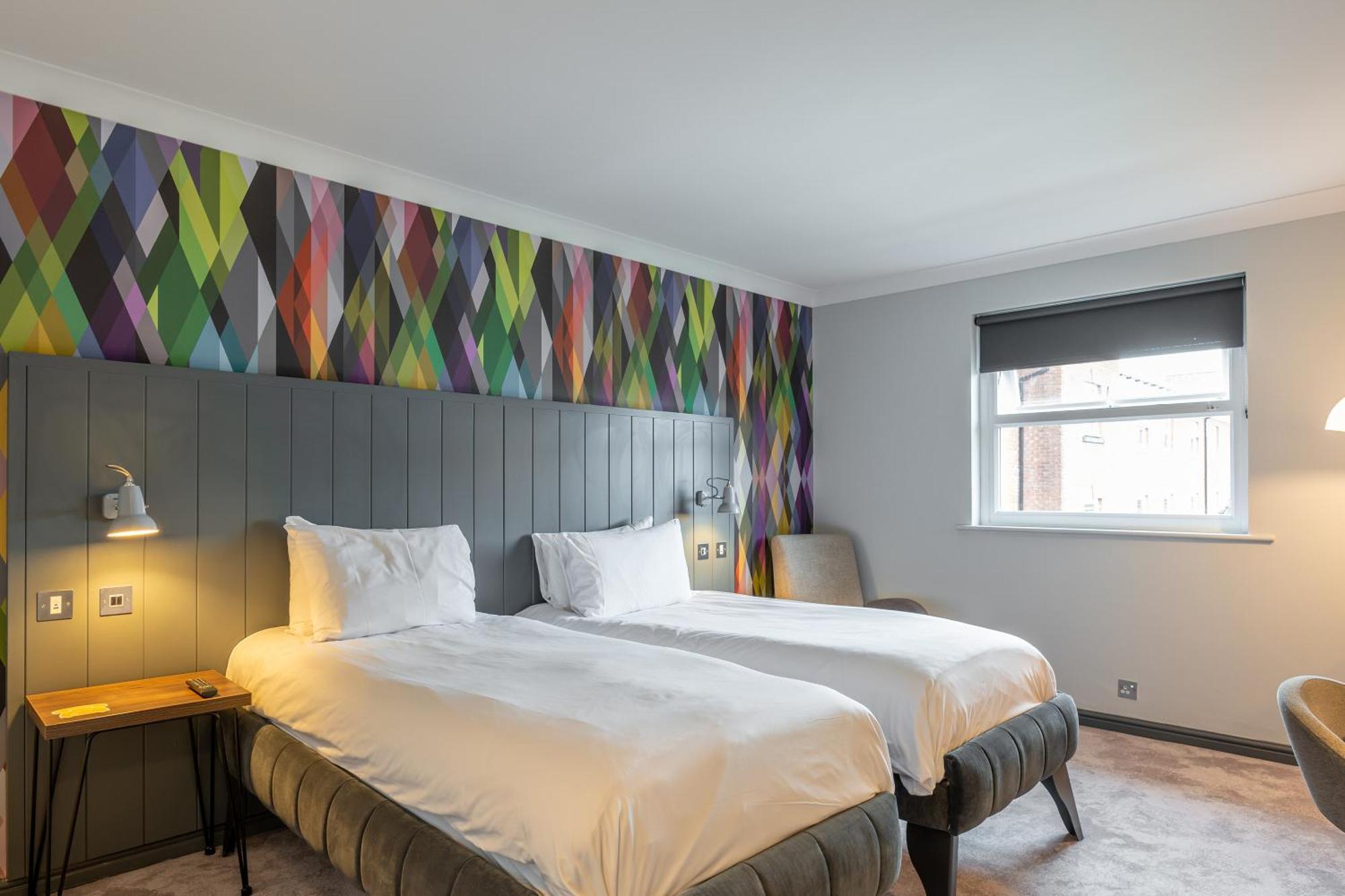 Village Hotel Chester St David'S 에위로 외부 사진