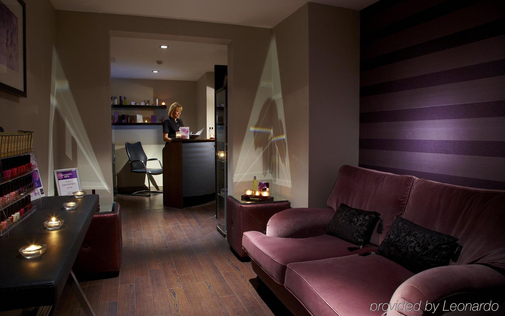 Village Hotel Chester St David'S 에위로 외부 사진