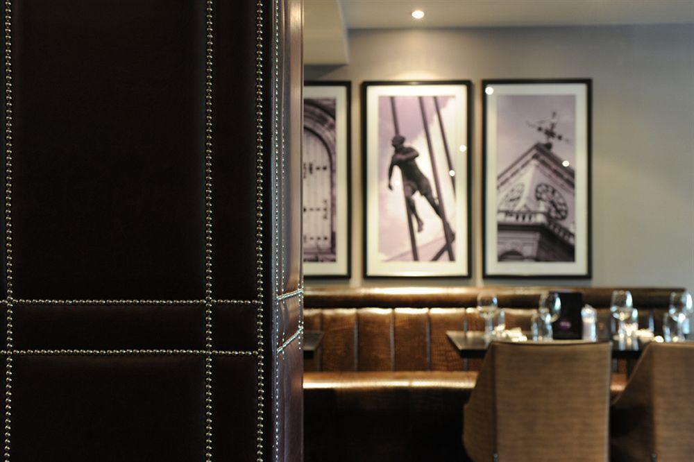 Village Hotel Chester St David'S 에위로 외부 사진
