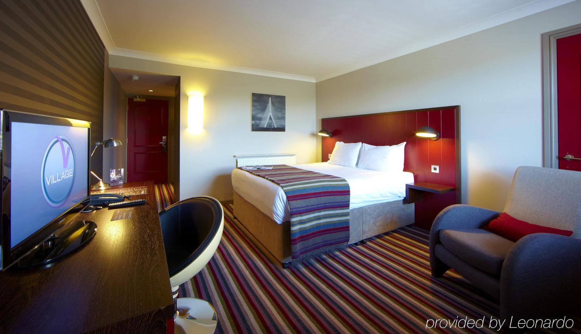 Village Hotel Chester St David'S 에위로 외부 사진