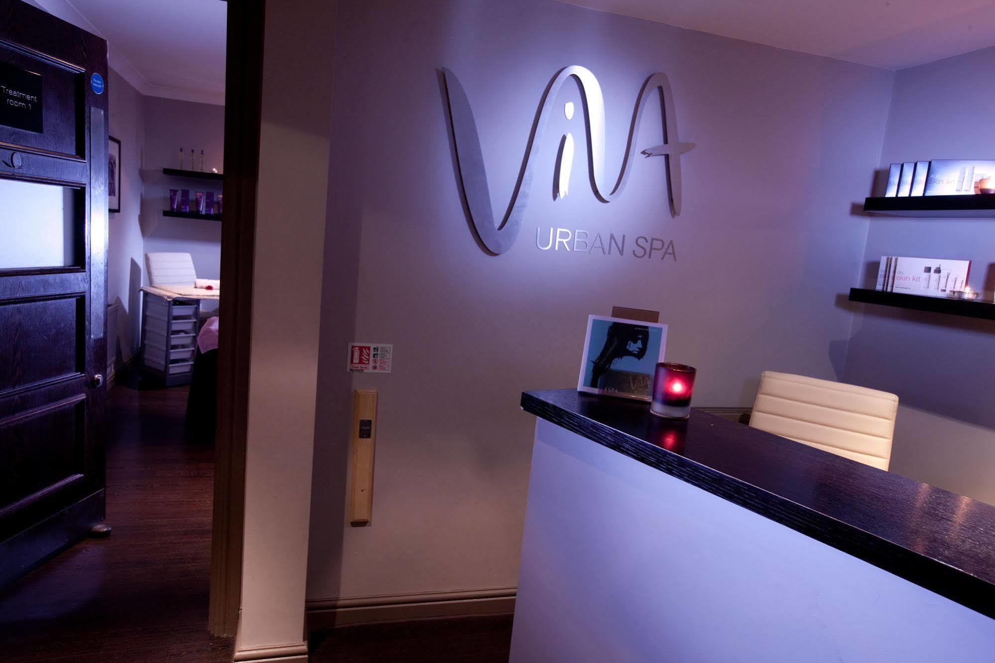 Village Hotel Chester St David'S 에위로 외부 사진